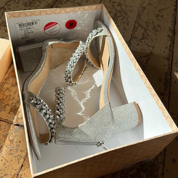 Worn once for a wedding - Picture 1 of 4